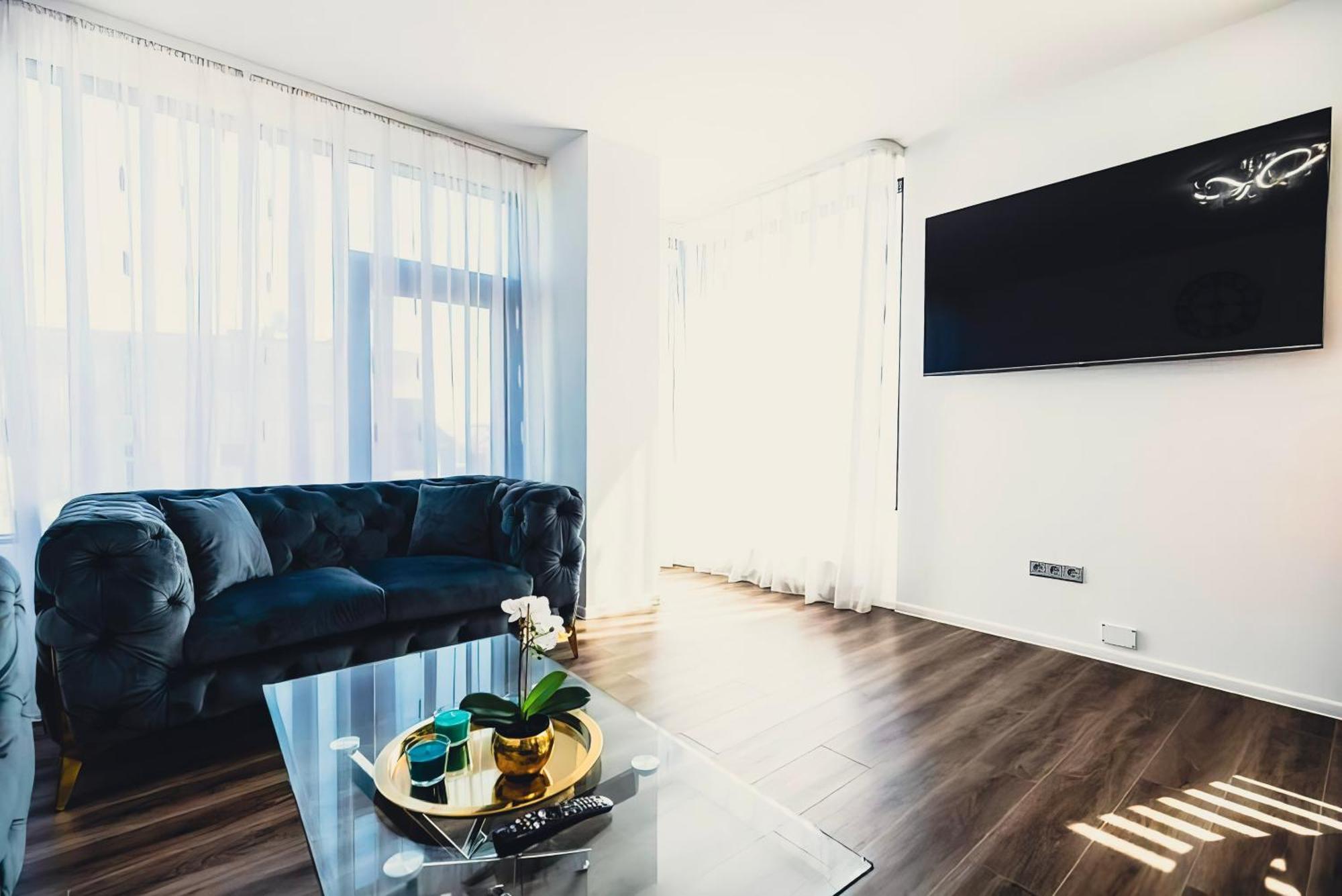 Center Pearl 2Br Wifi Easy-Check-In Apartment Klaipeda Luaran gambar